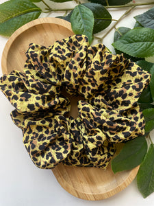 Jumbo leopard scrunchies