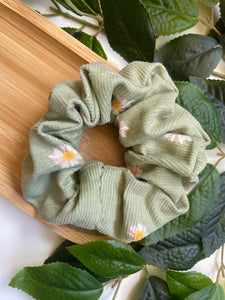 Green daisies scrunchie
