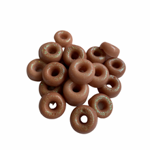 Load image into Gallery viewer, Cinnamon doughnuts
